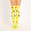 Sexy Socken Neue Frauen Mädchen Clown Cosplay Lange Socken Spaß Bunte Unregelmäßige Polka Dot Gedruckt Auf Knien Mädchen Lockige strümpfe