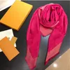 Écharpe Designer Mode réel Gardez des écharpes de haute qualité Soie simple Accessoires de style rétro pour femmes Twill Scarve 14 couleurs