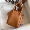 Die neue hochwertige Designer-Schultertasche mit Klappe, Umhängetasche, Damen- und Herren-Handtaschen aus Leder, modische Clutch-Taschen, Umhängetasche, mittelgroße Pochette, Korb-Geldbörse, Abendtasche