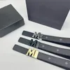 الموضة لـ Man Designer Womens Fashion M Smooth Buckle Ceinture Sier Plated Suits Accessories Business Mens حزام أسود Red GA06 C23