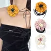 Catene a corda lunga con collana girocollo fiore rosa/bianco/giallo per donna Colletto elegante 2023 Gioielli di moda sul collo Accessori