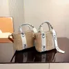 2024 Choole Unterarm Cross Body Handtasche Frauen Strohgeflügel Luxurys Designer Umhängetaschen Herren Woody Totes Strand Duffle Taschen Kosmetische Korb Wochenendkupplungsbeutel