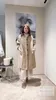 Trench da donna Brunello Summer Cucinelli Khaki con cappuccio con cappuccio con tasche