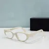 Lunettes de vue pour femmes Cadre Lentille claire Hommes Soleil Gazes Style de mode Protège les yeux UV400 avec étui 22ZV