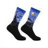 Chaussettes pour hommes Chaussettes de peinture à l'huile abstraite rétro en coton pour hommes crier moderne Van Gogh nuit étoilée heureuse chaussettes de peinture à l'huile dans des planches à roulettes