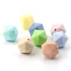 Jouets de dentition pour bébé 100PCS Icosahedron Perles de dentition en silicone de qualité alimentaire 14mm pour bébé Collier de dentition d'allaitement Sucette de dentition sans Bpa 230625