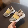 Sneakers barn casual skor barn pojke randig stickad för flickor slipon sport sock 28 år tennis vår 230626