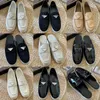 Patent läder män tofflor lyxiga designer skor mode kvinnors loafers mocka casual skor sommar andningsbar semi-drag utomhus icke-slip slitstarka platt skor