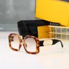 Solglasögon Kvinnor Glasögon Luxury Mens Classic Square Leisure Rectangular Gogglesmulticolor Fashion Frames Solglass Wholesale Wit Wit