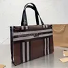 Designer Bag Large Capacity Shopping Tote Bag Fashion Shoulder Bags Classic England Style Stripes Travel Handbags Canvas Leather Clutch Purse Interior Zipper