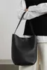 2023 حقيبة يد نسائية عصرية من جلد البقر بتصميم كلاسيكي حقيبة كتف صغيرة الحجم T R N / S Park