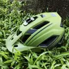 サイクリングヘルメットCycabel Bicyc Helmet Ultra-light Saftue Sports Bike Helmet Road Mountay Bike D Light MTB Racing Cycling 16 Ho Helmet HKD230626