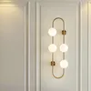 Настенный светильник Nordic Creative Living Room Led Лаконичный ТВ-фон Стеклянный шар Скрепка Дизайн Спальня Прикроватная