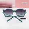 Tasarımcı MIU güneş gözlüğü erkek gözlükleri PC lensi tam çerçeve UV400 güneş geçirmez bayan moda gözlükleri lüks baskı büyük boy plaj için Gölgeli açık Moda L7