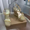 Silvery Stud Platform Wedge Sandaler Kvinnors lyxdesigners Läder Chunky Ankle Strap Heeled Sandal Evening Party Shoes Factory Factwear 12cm