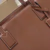 2023 New Women's Sagty Bag de qualidade de alta qualidade Tote de couro com capacidade de espelho coberto de couro está muito na moda
