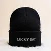 Beanies Women's Beanie Knit Hat Black White Winter Soft Warm Skull Cap Unisex för parår presenterar alla hjärtans gåva