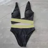 Bikini da donna firmati Costumi da bagno neri con scollo profondo Costumi da bagno sexy spaccati Costumi da bagno alla moda per piscina Spa Slip per reggiseno da vacanza al mare