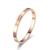 Charme de créateur Nouveau diamant incrusté 18k rose or bracelet gratuit cloué pour Carter avec cadeau de luxe de la Saint-Valentin incolore