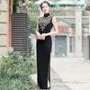 Etniska kläder Cheongsam 2023 Summer Black Long Style Mother Chinese Temperament Slim Etiquette Show förbättrad klädkvinnakväll