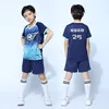 Andningsbar snabbtorkande fotboll Uniform Womens tryckta lag uniform pojkar och barn sommar andas grupp fotboll kostym träning slitage