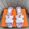 Klassiska strandsko tofflor Womens Designers Sticke Printed Vacation Outdoor Flat Bottom Sandal Dowch Room Slide With Box