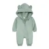 Rompertjes 2023 Lente En Herfst Baby Meisje Jongen Katoenen Kleding Geboren Rits Voet Bodysuit Effen Kleur Lange Mouwen Hooded 230626