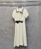 Vestidos de passarela Designer 2023 Vestido Primavera Verão Marca Mesmo Estilo Império Lapela Decote Manga Curta Listrado Moda Feminina Y09N