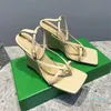 Designer Sandals Femmes Chaussures hautes talons Summer Sandales de mariage Sandales