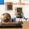 Objets décoratifs Figurines Creative Angler Fish Lampe de bureau Shark Desktop Night Light USB Métal Art Lanterne Décoration de table Chambre Décoration de la maison Cadeau