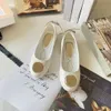 Lederkleiderdesignerinnen Frauen flach runder Zeh Bug kleiner goldener Schnalle Ballerina Freizeitschuhe mit Schachtel 85960 28974