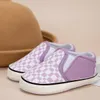 Pierwsze spacerowicze Plaid Baby Girls Boys Płótno spacerowicz Moccasins Soft Bottom Bebe Anti Slip Buty 230626