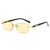 56% de rabais sur la grosse des lunettes de soleil Lunettes de soleil sans bordure rectangle Fashion Femmes populaires hommes Nides Small Square Sun Sunes pour femmes Mâle Summer Oculos Oculos