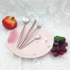 Ensembles de vaisselle fleur rose ensemble de couverts en acier inoxydable Dessert assiette plate Portugal Scoop couteau fourchette plein élégant outils de salle à manger