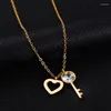 Pendentif Colliers Personnalité Titane Acier Doré En Forme De Coeur Clé Clavicule Chaîne Zircon Inoxydable Amour Collier Pour Femmes Bijoux