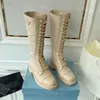 Sapatos de grife feminino Botas Rois Botas monolíticas Tornozelo de inspiração militar Sapato de combate Bolsa de náilon Botas anexadas com bota de tira