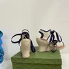 2023 Designerstil Sandaler Luxury Women Hemp Rope Woven Thick Heel Cross Tie äkta läder sluttning Hälklänskor 35-40 med låda