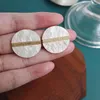 Pendientes colgantes con forma de botón Vintage, pasador redondo acrílico para mujer, estilo minimalista, fabricación de joyas blancas