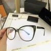 50% korting op de groothandel van zonnebrillen Cat Eye Myopia Nieuwe mode voor mannen en vrouwen trendy gezicht slanke zwarte frame bril rechtdoor