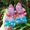 Erste Wanderer 2023 Sommer Melissa Jelly Schuhe Mädchen Baotou Sandalen Meerjungfrau Bogen Duftende Weiche Sohlen Baby Kinder Mädchen Wohnungen 230628