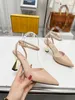 Luxus Metallic Slide Sandals Designer Slides Damen Slipper Schuhe Sommer Sandal Fashion Wide Flip Flops Slipper für Frauen niedrig 0623