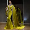 Balo Elbise Arapça Limon Yeşili Kristaller Örgün Abiye Denizkızı Tarzı Dubai Hint Yüksek Boyun Tek Kollu Pelerin Boncuk Uzun Trompet