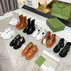 Printemps et Automne Vente Chaude FEMMES EN CUIR SEMELLE LOAFER Mocassins Semelle Épaisse Chaussure Élevée Horsebit Classique Femmes Chaussure avec la taille de la boîte 35-41 Taille Standard Internationale