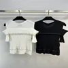 23 Summer Women's Knits Vest Tee Designer Crop Top con lettere Butons Camicie Runway Designer High End Brand Viscose Elasticity Stretch T-shirt pullover manica corta