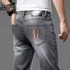 Jeans pour hommes designer léger luxe haut de gamme jeans hommes slim droite décontracté pantalons longs marque de mode broderie VHVB