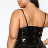 Plus storlek klänningar storlek kvinnor pu läder sexig halter spaghettirem klänning damer latex ärmlös kroppskon mini 5xl 230627