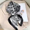 Bandanas 70 * 70cm Marque Femmes Foulards d'été Châles Foulard Square Lady Beach Foulard en soie Voyage Châle X0628