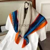 Bandanas 70 * 70cm Marque Femmes Foulards d'été Châles Foulard Square Lady Beach Foulard en soie Voyage Châle X0628