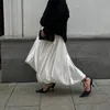 スカート女性のためのベージュサテンスカート