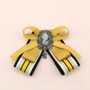 Fliegen-Krawatten-Brosche für Damen, britischer koreanischer Kragen, Blume, Vintage-Mode, College-Stil, Hemd-Accessoires, handgefertigte Fliege-Anstecknadeln